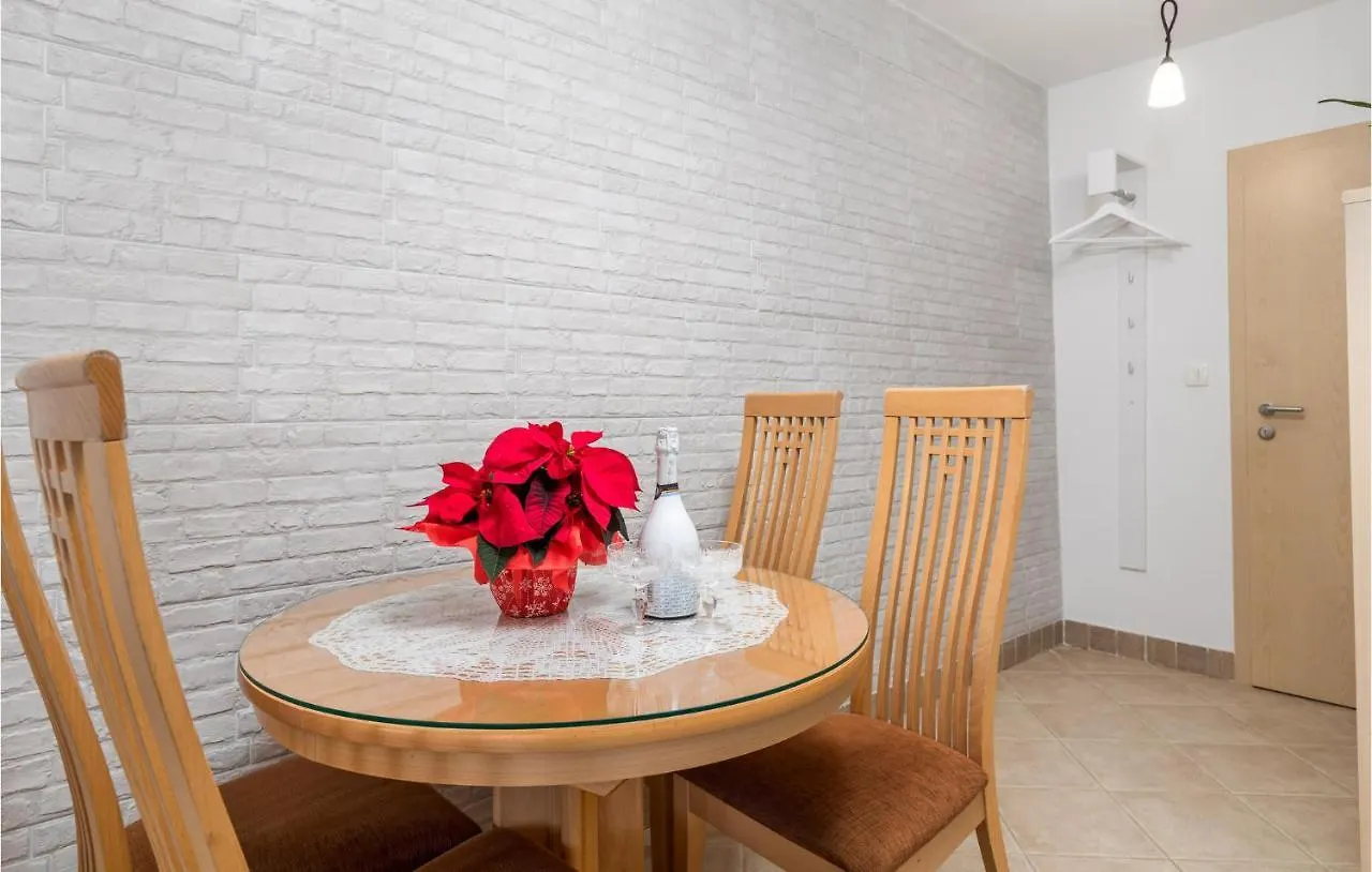 度假居 Awesome Home In Medveja With House Sea View